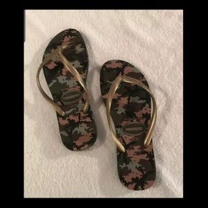 NWOT Havaiianas Womens Camouflage 7/8 (37/38)